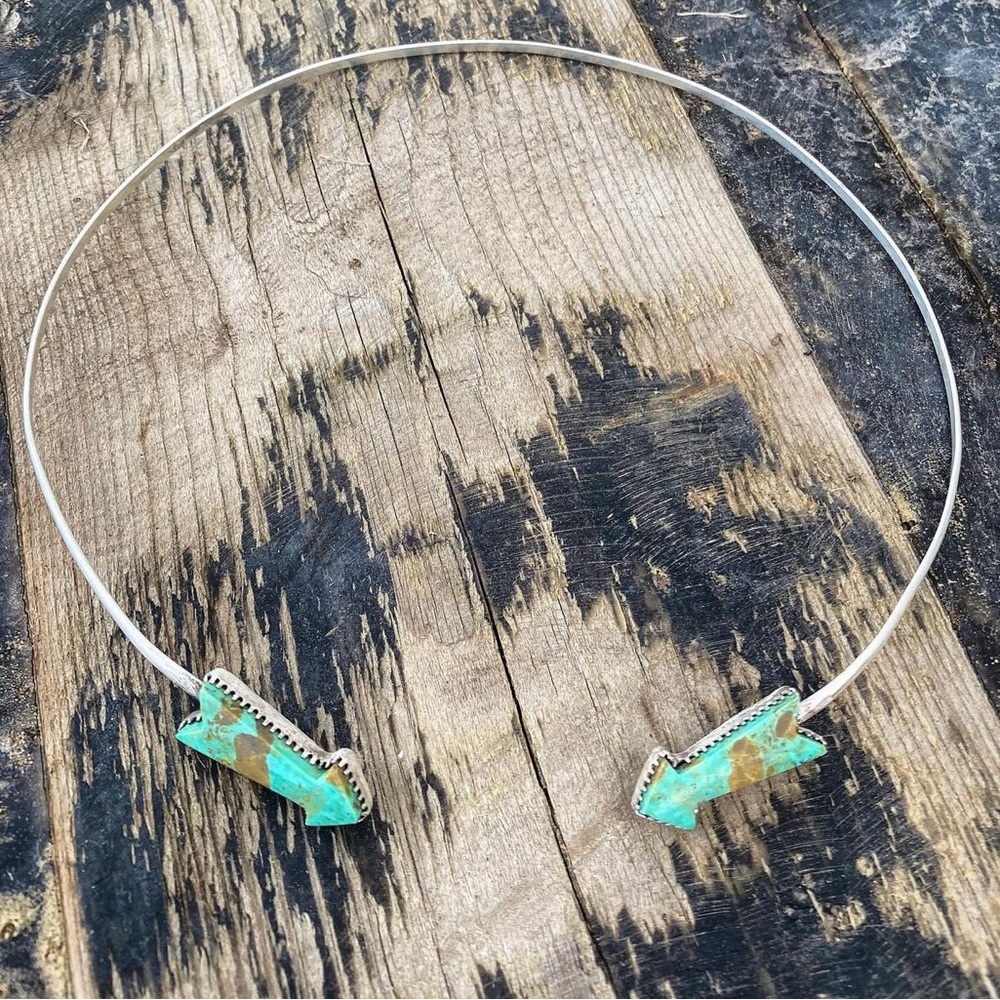 Turquoise arrow choker